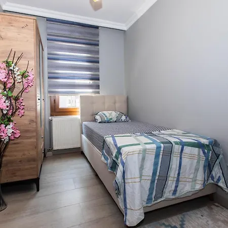 Hotel Vip In Beylik Duzu With Sea View Istanboel